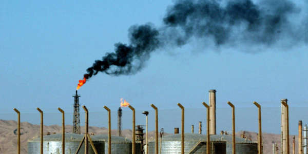 Militants Lay Siege To Iraq's Largest Oil Refinery