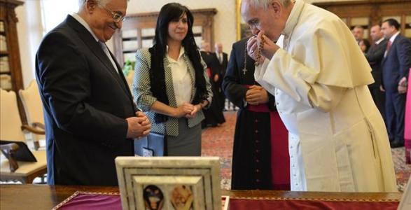 Pope calls Palestinian leader "angel of peace" during visit