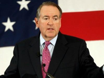 Huckabee’s Photo Featured in Pro-Common Core Big Business Group’s Book of Supporters