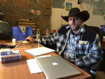 Ammon Bundy urges protesters to leave refuge