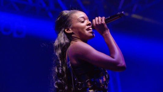 BERLIN, GERMANY - SEPTEMBER 26: American singer Azealia Banks performs live during a concert at the Huxleys on September 26, 2014 in Berlin, Germany. (Photo by Frank Hoensch/Redferns via Getty Images)