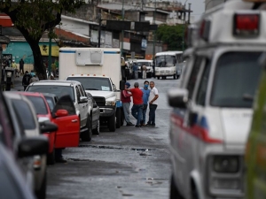 Venezuela Faces Giant Oil Spill amid Extreme Gas Shortages