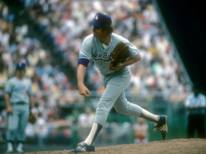 Don Sutton, Hall of Fame Pitcher for Dodgers, Dies at 75