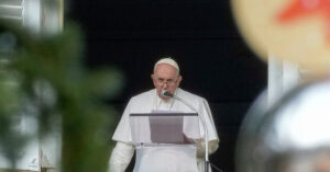 Pope Francis: Spend Less on Christmas, Send Excess to Ukraine