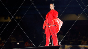Rihanna returns to the stage at halftime show for Super Bowl 2023