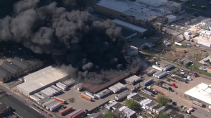 Philadelphia firefighters battle 4-alarm warehouse blaze