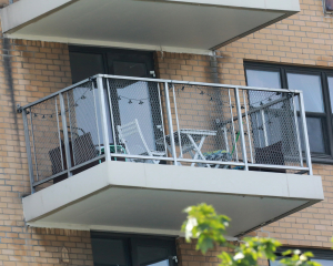 Bronx child fell to his death due to defective balcony door lock: parents