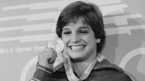 Mary Lou Retton’s pneumonia: When does the infection become life-threatening? Experts share warning signs