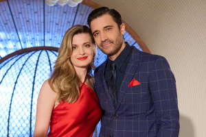 Stream It or Skip It: ‘Crimes of Fashion: Killer Clutch’ on Hallmark Mystery Sends Brook D’Orsay to Paris as a Fashion Psychologist