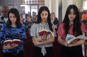 Handful of Christians defy war for Easter services in Jerusalem, Gaza